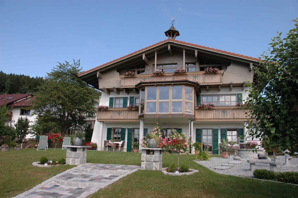Ferienwohnungen Sunnwies In Zeiten der Pandemie Wir haben für Sie geöffnet und sind für Sie da Bodenmais Zimmer foto